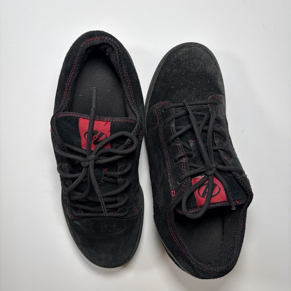 Size 8 VTG Y2K‎ Heelys Plush 7930 Black Suede Red Stitching Sneakers - Picture 6 of 8